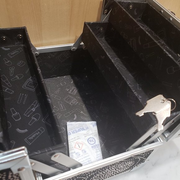 MODELLA Beauty Vanity Case, Storage- Organization Box - Picture 13 of 16